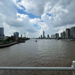 Von der Willemsbrug nach Westen