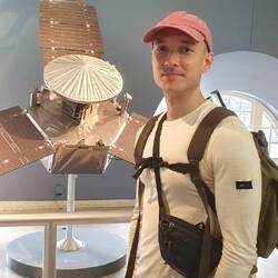 Eines der augestellten Satellitenmodelle.