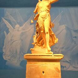 The Nike of Paeonios (la divinité de la victoire et du triomphe)