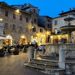 Gestern Abend auf der Piazza del Comune