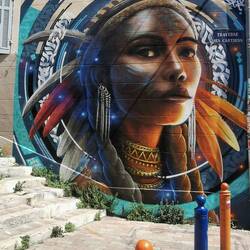 Die Pfähle farblich angepasst.