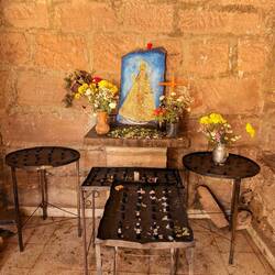 Vor der Wanderung Opfergabe und Bitte an Pachamama, uns heil ans Ende des Wanderwegs zu bringen