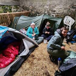 Üse Schlafplatz im leere Schafstall
