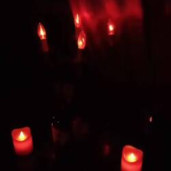 ... creepy ... 😂😂😂