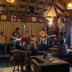 Life Music at Mussels Inn