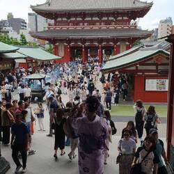 Blick zum Südtor Hozomon.