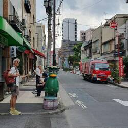 ..und weiter geht's, mit kühlem, zuckerfreien (😲) grünem Tee!