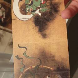 Auf einer Postkarte finden wir die berühmten Wind- und Donnergötter von um 1700.