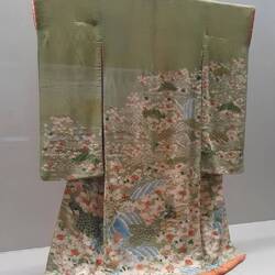 Alltagskleidung im modernen Japan (Spaß, elitäre Kleidung während Samurai Zeit).