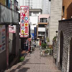 Da sind wir wohl ins Rotlichtviertel abgebogen.