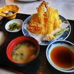 Japan hat kulinarisch noch viel mehr als Sushi zu bieten.