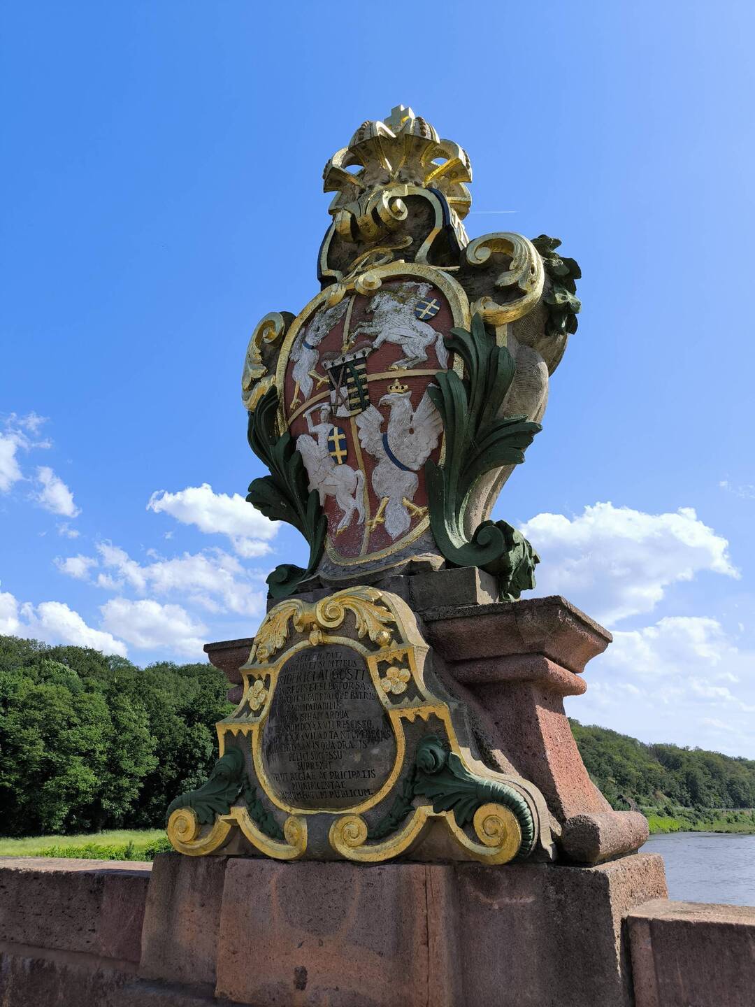 Wappen von August dem Starken auf der Pöppelmannbrücke