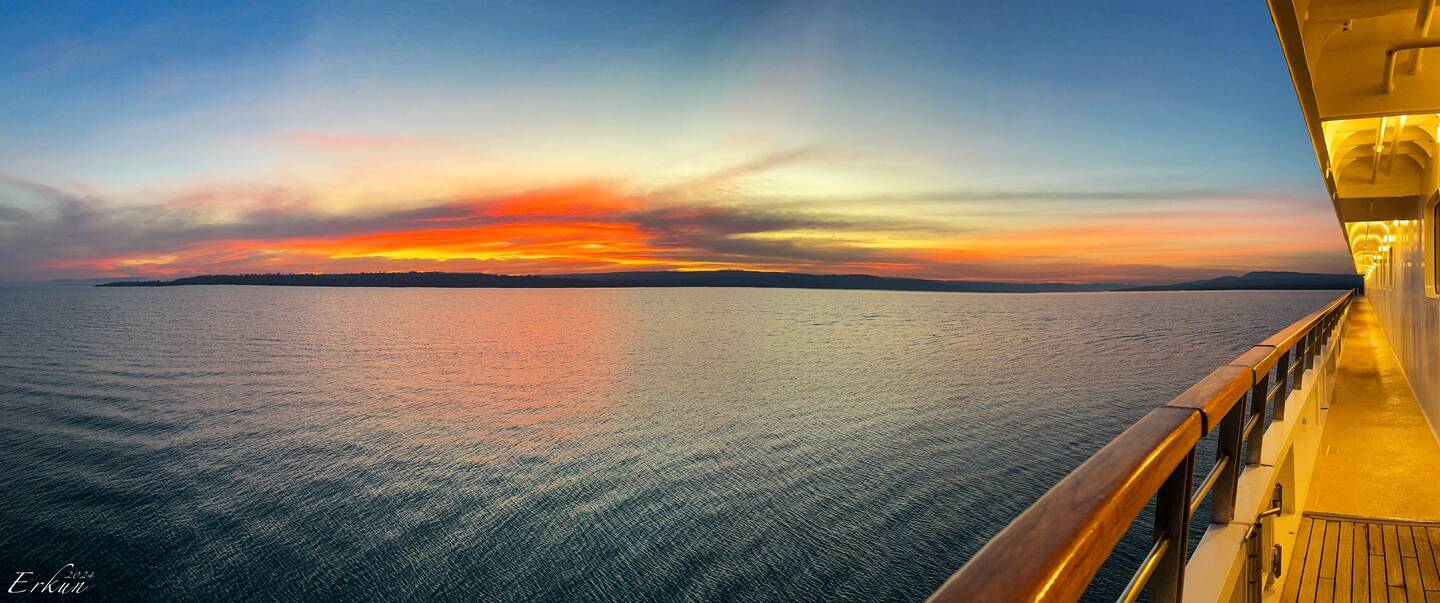 Sunrise in St Georges Basin — Kimberley, WA.