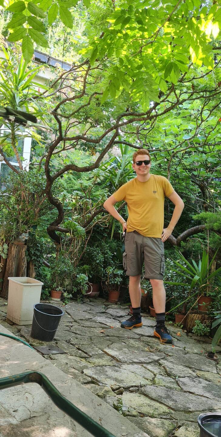 🇫🇷 Moi au travail dans le Jardin ...