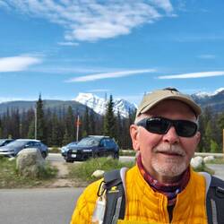 Trailhead for 5 lakes hike is in a stunning location!