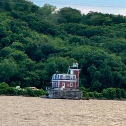 It has a green light !