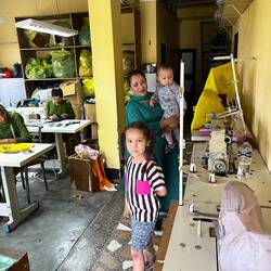 Vorne: die Enkelin. Sie hat mich durch die Produktion begleitet