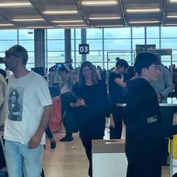 wer vill Compis und so mitnimmt, hät amigs chli länger