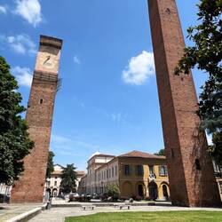 von den ehemals über 100 Türmen stehen noch zwei