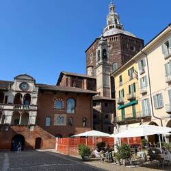 Piazza della Vittoria mit der Domkuppel