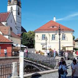 Die Lügenbrücke