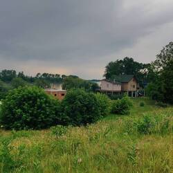 Stelzenhäuser im Donau-Überschwemmungsgebiet