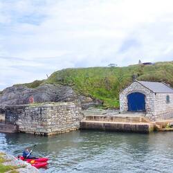 Ballintoy Harbour, Theons Landesplatz...