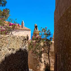 Une rue de Monemvesia.