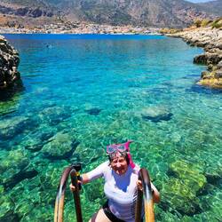 Baignade au pied des remparts.