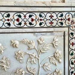 Marmor und Edelsteine am Taj