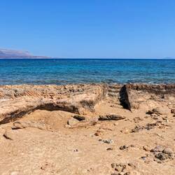 Une carrière de pierres a été établie au-dessus de ce cimetière pendant la période romaine.