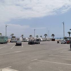 da Markise und Stuhl streng verboten sind.