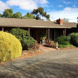 Country Home Bowenvale