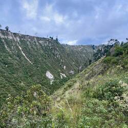Startpunkt: oben auf der anderen Seite der Schlucht