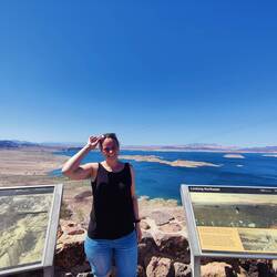 Der Colorado River wird zum Lake Mead angestaut, dort waren 43 Grad.