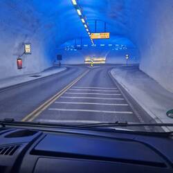 Kreisverkehr im Tunnel