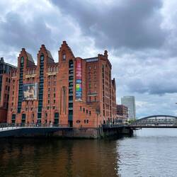 Als eine der ersten Besucher im Maritimen Museum