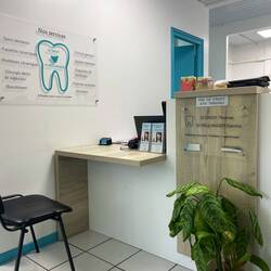 es hät scho länger weh gmacht, aber wie gseit, bi Räge chammer ja au mal zum Zahni gah