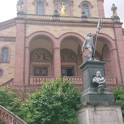 The church of St. Laurentiius.