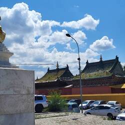 Der Bereich der Ruhe und des Gebets ist nochmal von einer Mauer umgeben