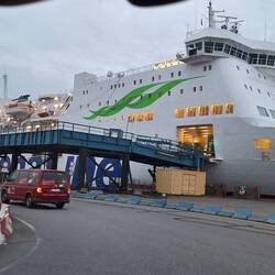 Rostocker Hafen - Fähre nach Trelleborg