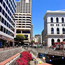 looked a bit for vintage clothing stores