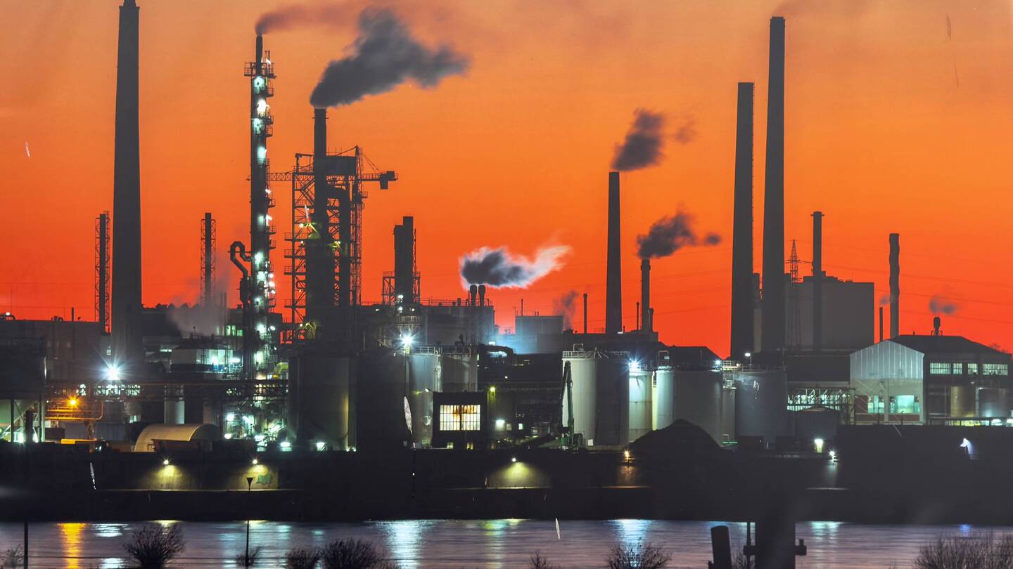 Plakat der Ruhrindustrie bei Nacht