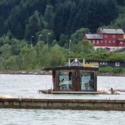 Sauna mitten auf dem Fjord