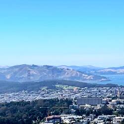 you can see the Golden Gate bridges a little bit 🤓