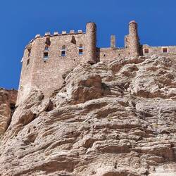 Kurze Pause bei einer Burg