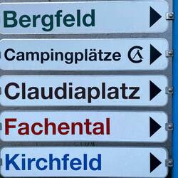 … diesem Schild begegne ich zuerst - wie sieht hier ein Claudiaplatz aus?