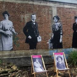 Der pop-up Biergarten zur Ausstellung darf von mir aus gerne bleiben!