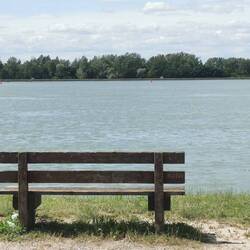 Nach einem Snack liege ich hier in der Sonne und lausche meinem Lieblings-Potcast 'zwei Seiten'