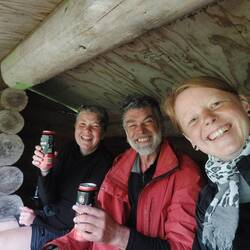 Alle Shelter in der Ecke waren voll. Eric, ein liebenswerter Franzose, kam noch zu uns.